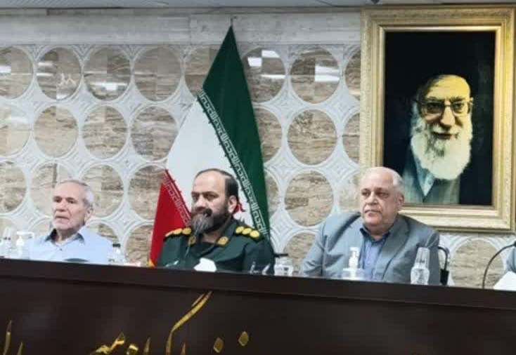 هادی مخملی، رئیس اتاق اصناف مشهد مقدس  در کنار مردم  حماسه دیگری از اقتدار جمهوری اسلامی ایران  رقم خواهیم زد